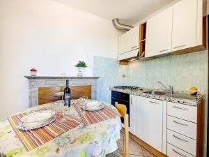 Farmhouse in Casoli near Ski Slopes