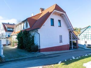 Quaint Apartment in Eimelrod near Lake and Water Sports