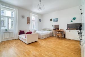 Cozy Nest by Karlín Square