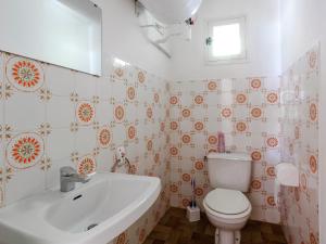 Maisons de vacances Provencal Holiday Home in Bormes-les-Mimosas with Pool : photos des chambres