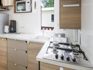 Chalets Swanky Mobile Home in Saint Jean de Monts near Seabeach : photos des chambres