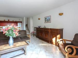 Maisons de vacances Provencal Holiday Home in Bormes-les-Mimosas with Pool : photos des chambres