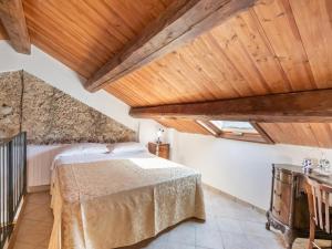 Ancient holiday home in the countryside of Stilo with garden