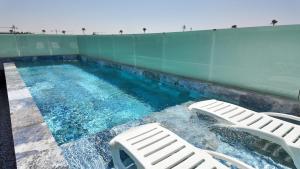 Duplex Cheryn Heated rooftop pool