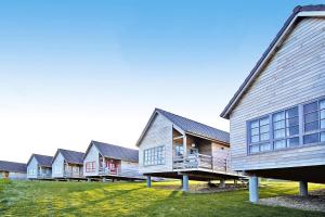 Maisons de vacances Le Domaine du Val, Grand-Laviers, wooden house for 6 pers : Maison de Vacances 3 Chambres 