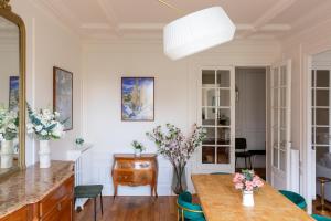 From Paris with a View