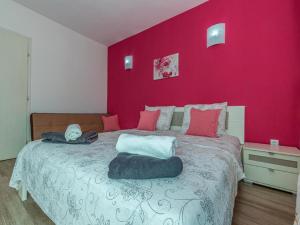 Luxurious Apartment in Dramalj with Swimming Pool