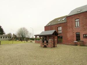 Holiday home in Cul-des-Sarts with roofed terrace