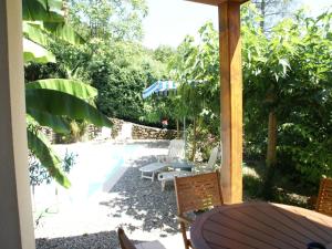 Maisons de vacances Serene Holiday Home in Les Salelles with Swimming Pool : photos des chambres