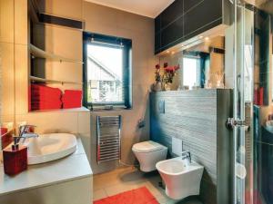 Comfortable holiday home on Lake Jamno, Podamirowo