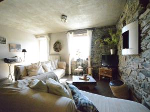 Cottage with Foosball & Garden