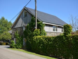 Cottage with Foosball & Garden
