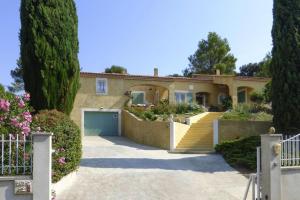 Maisons de vacances Holiday cottage with private terrace, Bellegarde : photos des chambres