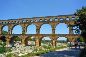 Maisons de vacances Holiday cottage with private terrace, Bellegarde : photos des chambres