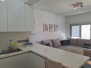 Oceanside Living - Modern 1 bedroom