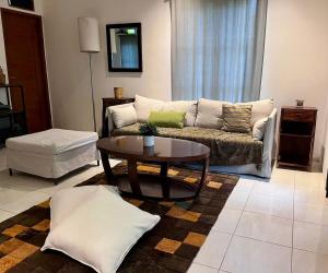 Villa Naiara - Studio House with Spacious Garden in Ubud