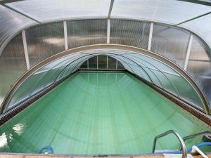 Einladende Ferienwohnung mit Außenpool