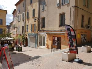 Maisons de vacances Holiday Home in Lorgues with Pool and Terrace : photos des chambres