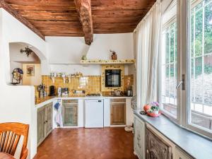 Maisons de vacances Holiday Home in Lorgues with Pool and Terrace : photos des chambres