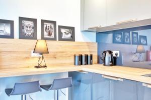 Luxury Apt - Families, Couples, and Solo Guests ONLY