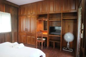 Thai wooden house near the pond Mountain View Chiang mai