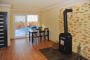 Terraced house with pool and sauna, Sieciemin