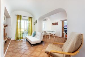 Blife Moustachya Villa