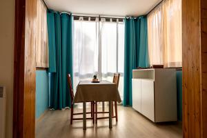 Studio chaleureux, centre de Mougins