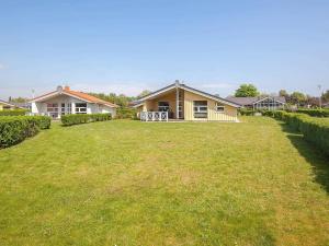 12 person holiday home in GROEMITZ