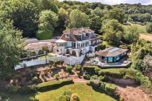 Finest Retreats - Cliff Lodge