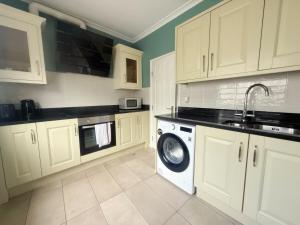 Seafront 3 Bedrooms Sleep 7