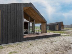 Lovely holiday home in Wissenkerke with garden