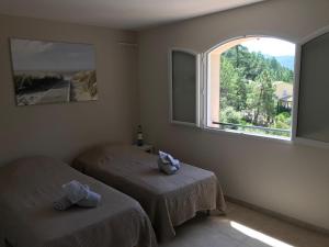 Maisons de vacances Contemporary villa with swimming pool : photos des chambres