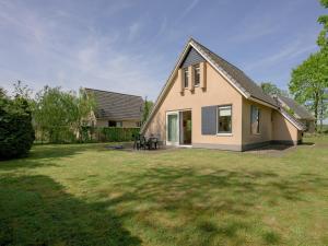 Spacious bungalow near the Frisian Lakes