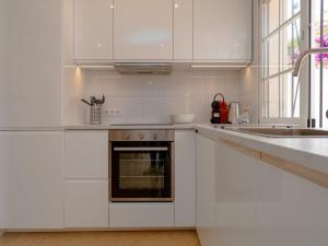 Villa with parking space