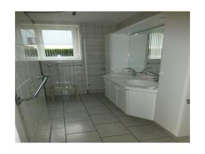 bungalow for 6 people, near the beach