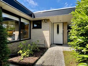 Holiday home for 6 in Sint Maartenszee