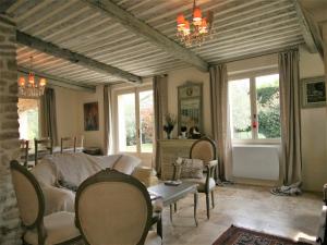 Mas in Eygalières with Heated Pool