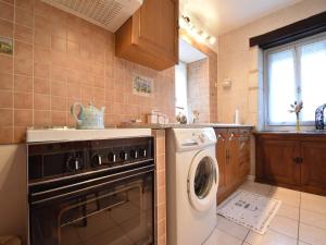 Maisons de vacances Holiday Home in Vignol with Heated Pool : photos des chambres