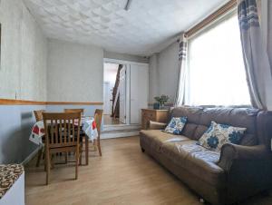 Family-sized comfort - Walk to Lake City Centre