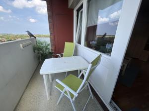 Tief 10 mit beheiztem Pool - Meerengel 1001