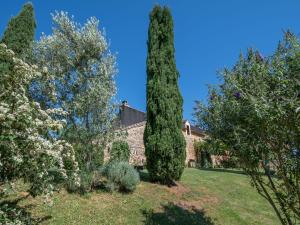 Maisons de vacances Holiday Home Sauveterre with Pool : photos des chambres