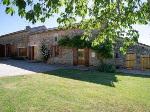 Maisons de vacances Holiday Home Sauveterre with Pool : photos des chambres