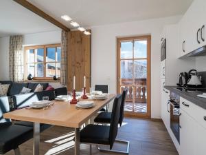Apartment in Hollersbach near Ski Lift