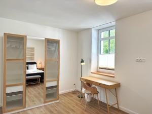 Hafenmeister Malte – Entspannt wohnen mit Balkon und Hafenflair