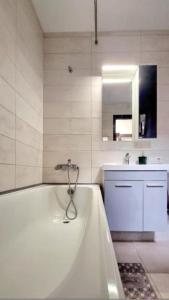 Apartment Второй этаж, метро Позняки