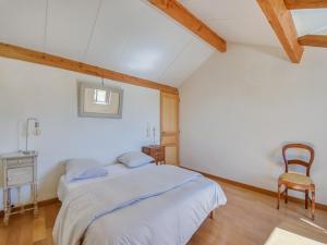 Maisons de vacances Holiday Home Sauveterre with Pool : photos des chambres