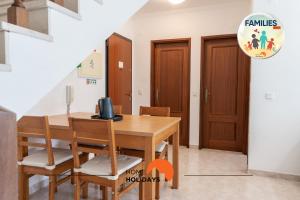 #064 Families Only - Oh Live by Home Holidays