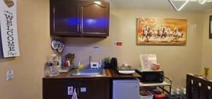 JWs Lodgings Condo With Balcony, WiFi, Netflix
