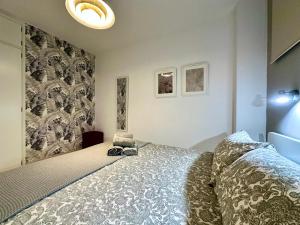 Sunny Central near Yumbo and Dunes